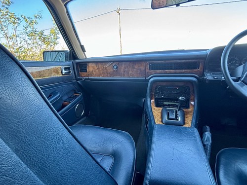 1990 Daimler XJ40 4.0 Auto For Sale (picture 55 of 166)
