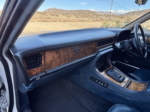 1990 Daimler XJ40 4.0 Auto For Sale (picture 69 of 166)