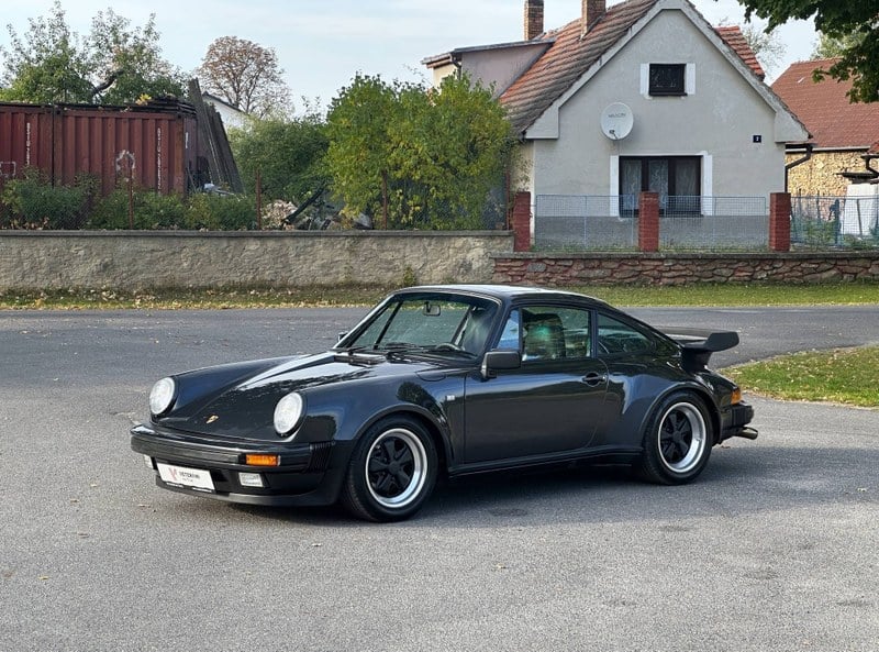 1986 Porsche 911 - 2 1986 Porsche 911 - 2