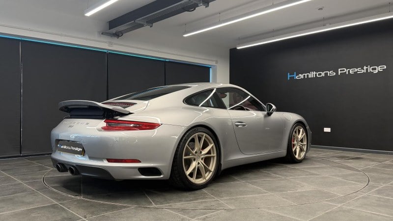 2015 Porsche 911 - 2 2015 Porsche 911 - 2