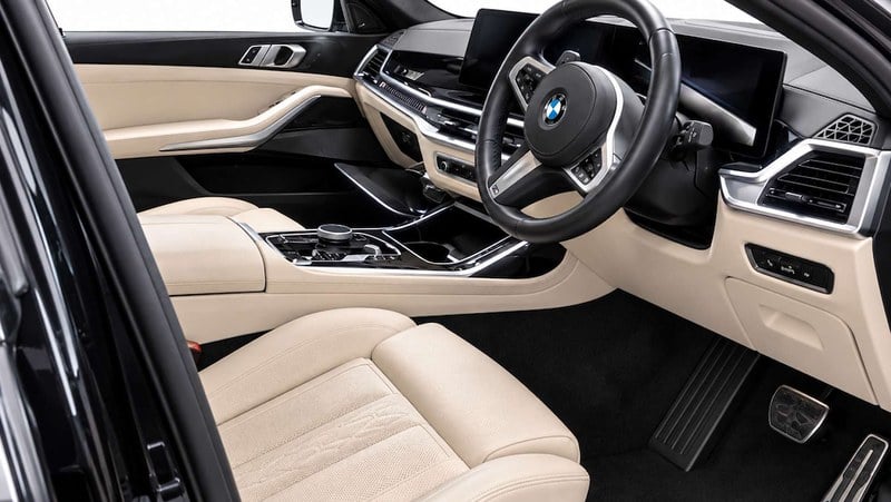 2024 BMW X7 - 2 2024 BMW X7 - 2