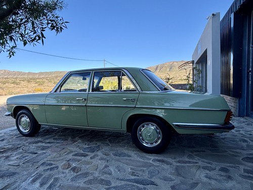 1976 Mercedes-Benz 280E W114 For Sale (picture 14 of 128)