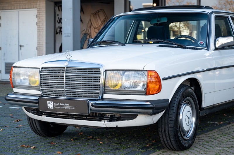 1983 Mercedes 200-Serie 230E - 2 1983 Mercedes 200-Serie 230E - 2