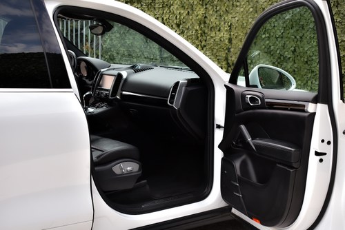 2015 Porsche Cayenne S SUV 3,6L V6 Te koop (foto 29 van 87)