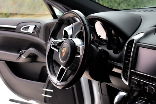2015 Porsche Cayenne S SUV 3,6L V6 Te koop (foto 33 van 87)