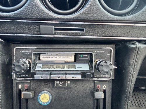 1974 Mercedes-Benz 350SL R107 na sprzedaż (zdjęcie 82 z 241)
