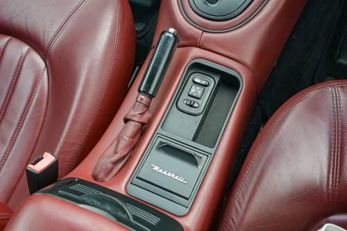 2002 Maserati 4200 Coupé - 37k miles till salu (bild 39 av 164)