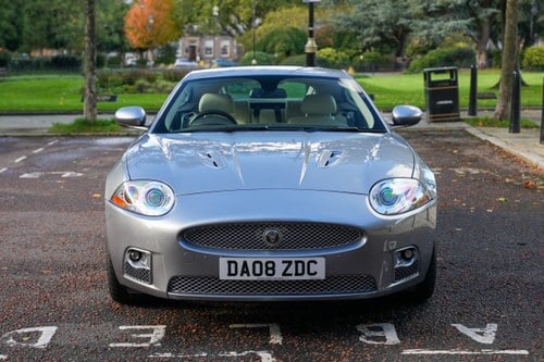 2008 Jaguar XKR 4.2L Coupe X150 à vendre (picture 3 of 158)