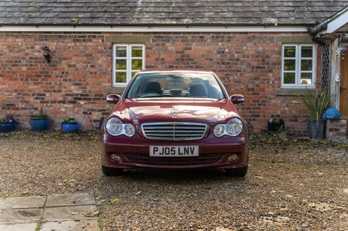 2005 Mercedes-Benz C180 Kompressor Classic SE For Sale (picture 3 of 126)