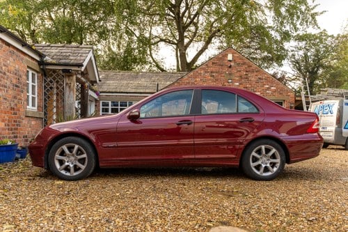 2005 Mercedes-Benz C180 Kompressor Classic SE For Sale (picture 6 of 126)