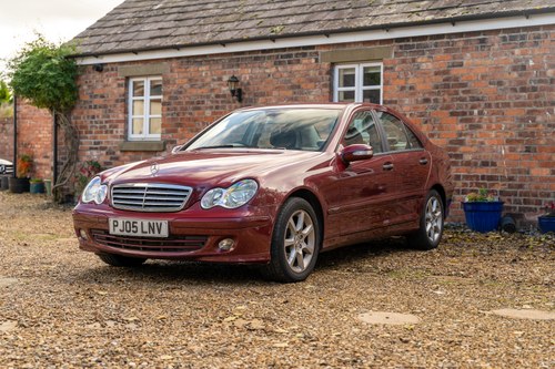 2005 Mercedes-Benz C180 Kompressor Classic SE For Sale (picture 2 of 126)