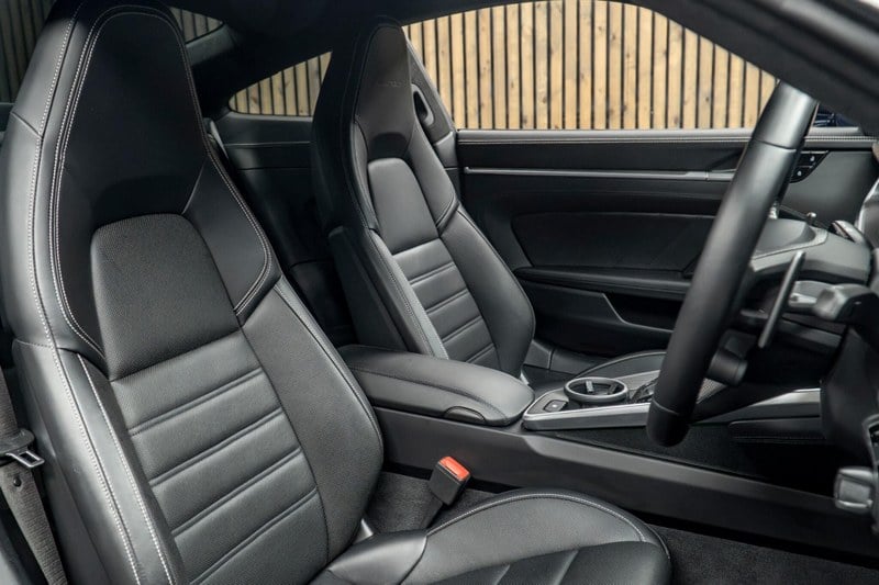 2021 Porsche 911 - 2 2021 Porsche 911 - 2