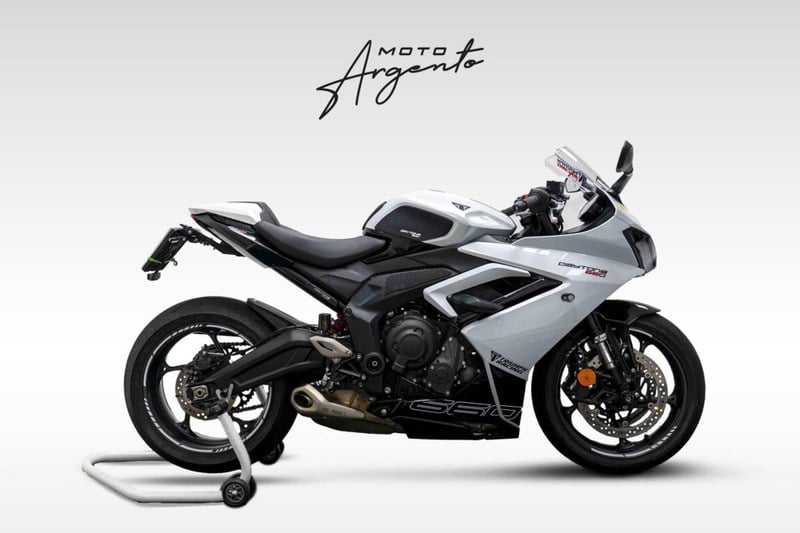 2024 Triumph Daytona - 1 2024 Triumph Daytona - 1