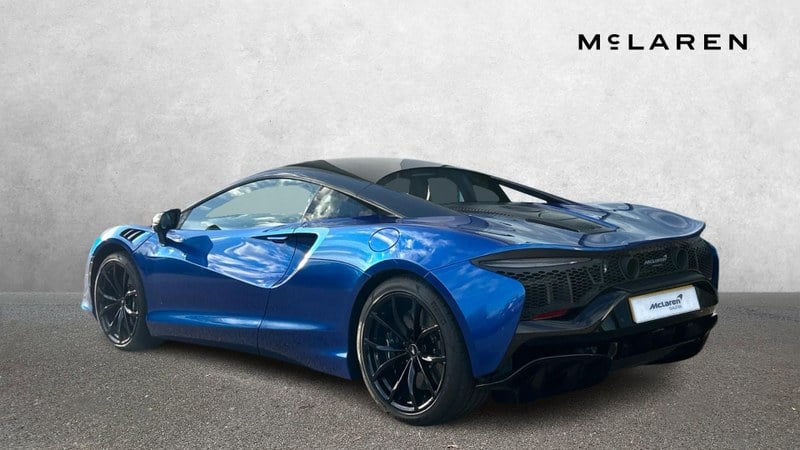 2024 McLaren Artura - 2 2024 McLaren Artura - 2