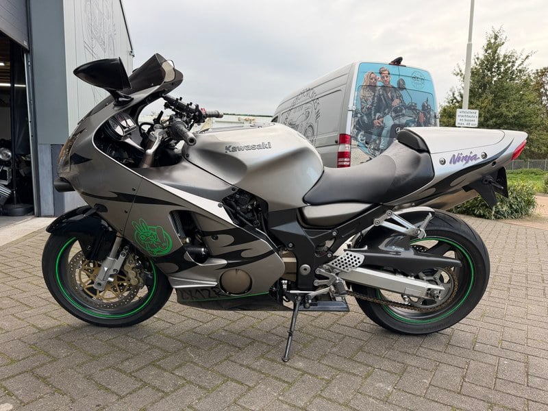 2001 Kawasaki ZX 12R - 1 2001 Kawasaki ZX 12R - 1