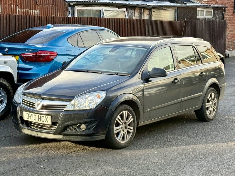 2010 Vauxhall Astra - 1 2010 Vauxhall Astra - 1