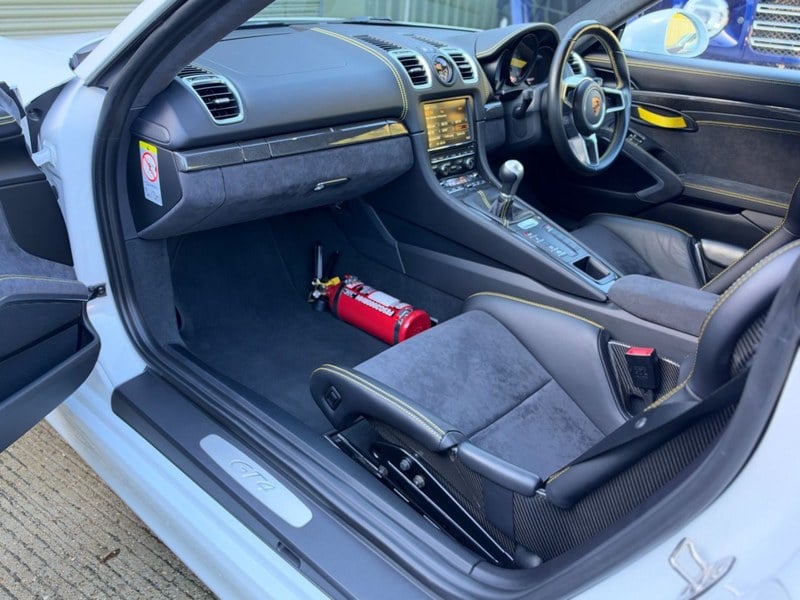 2018 Porsche 911 - 2 2018 Porsche 911 - 2