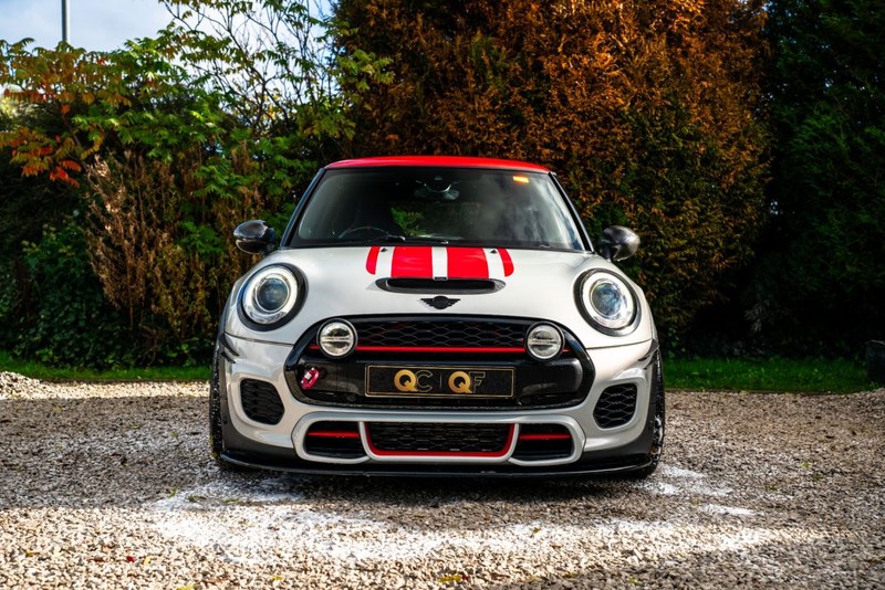 2015 Mini Hatchback - 2 2015 Mini Hatchback - 2