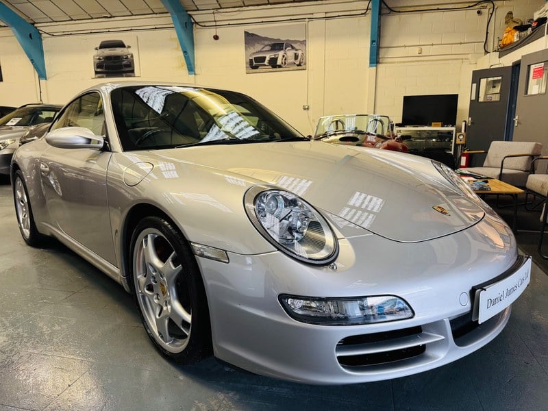 2005 Porsche 911 - 1 2005 Porsche 911 - 1