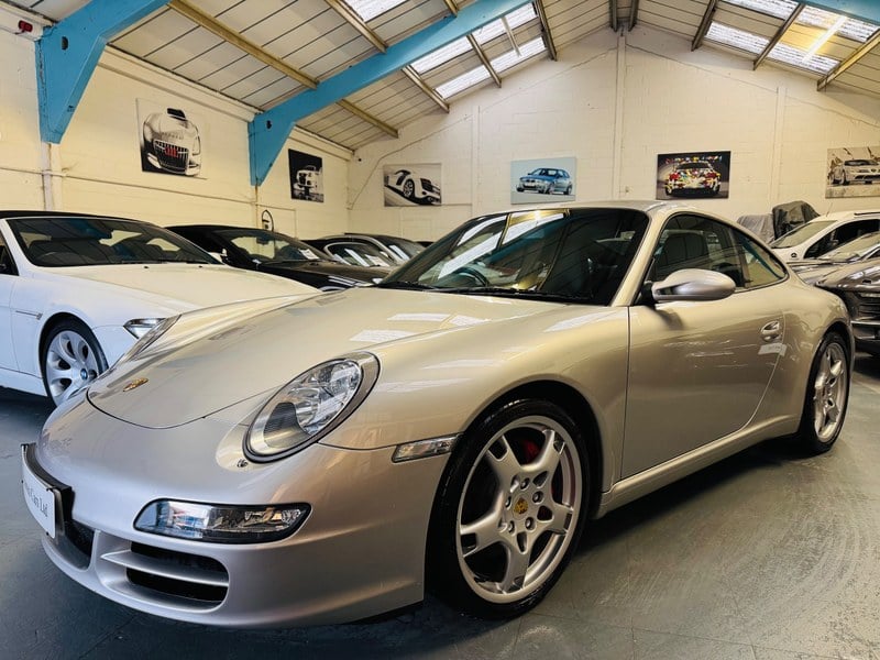 2005 Porsche 911 - 2 2005 Porsche 911 - 2