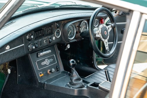 1973 MG B GT 3.5L V8 Restomod For Sale (picture 6 of 147)