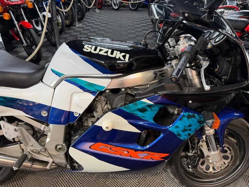 1997 Suzuki GSX R 1100 - 2 1997 Suzuki GSX R 1100 - 2