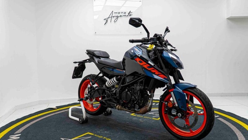 2025 KTM 125 Duke - 2 2025 KTM 125 Duke - 2