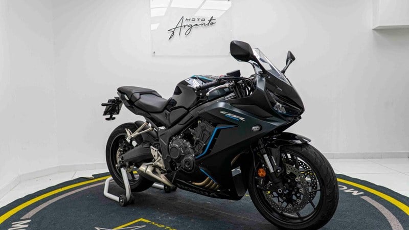 2023 Honda CBR 650R - 2 2023 Honda CBR 650R - 2