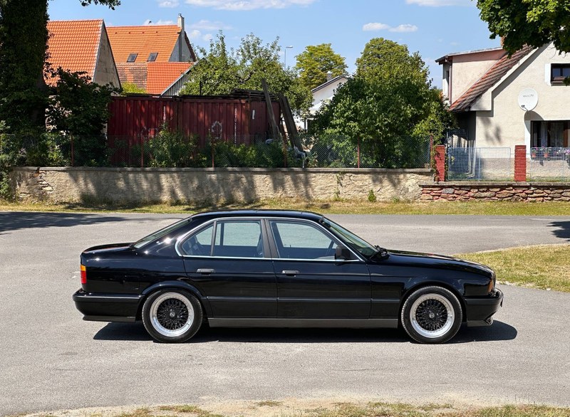 1989 BMW M5 - 2 1989 BMW M5 - 2