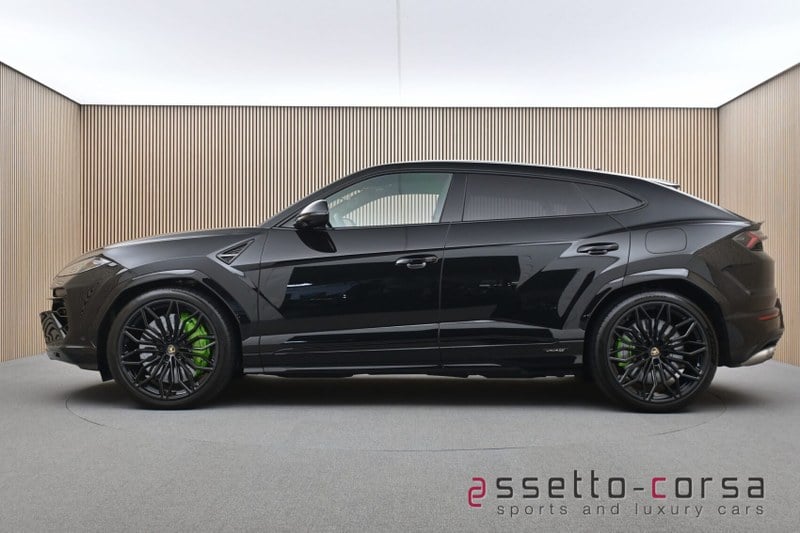 2026 Lamborghini Urus - 1 2026 Lamborghini Urus - 1