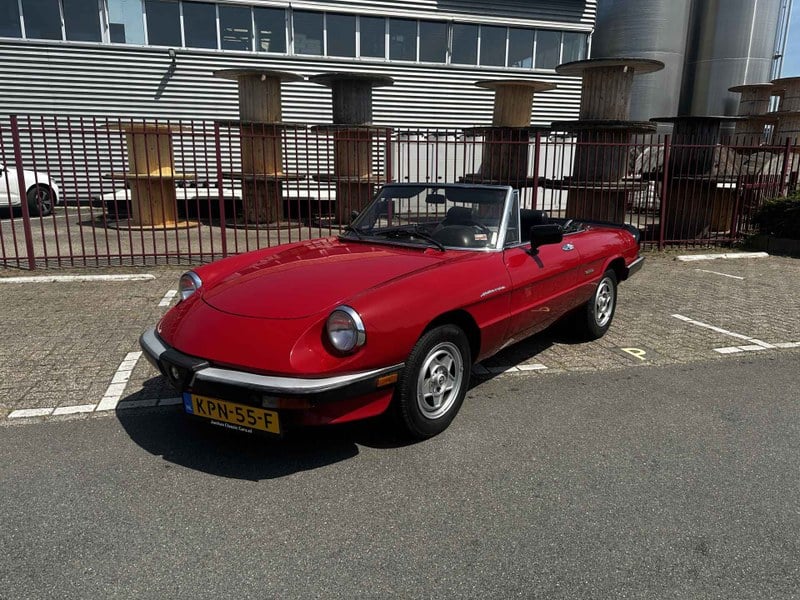 1986 Alfa Romeo Spider - 2 1986 Alfa Romeo Spider - 2