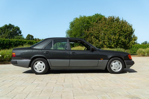 1990 Mercedes-Benz 300 E-24V Sportline Manual LHD In vendita (immagine 4 di 59)