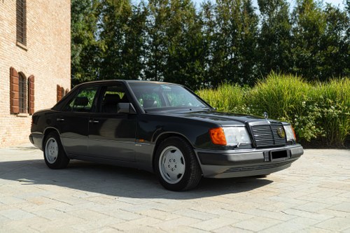 1990 Mercedes-Benz 300 E-24V Sportline Manual LHD In vendita (immagine 1 di 59)