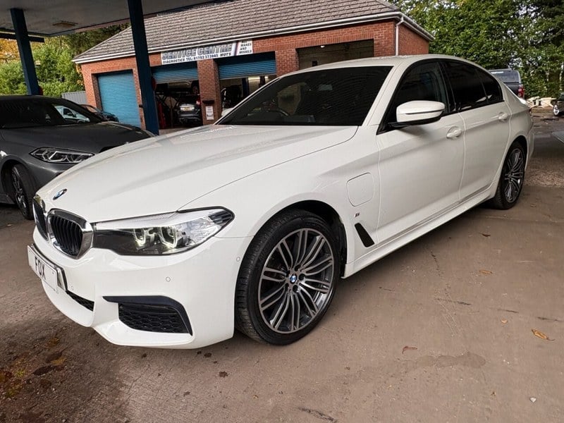 2019 BMW 5 Series - 2 2019 BMW 5 Series - 2