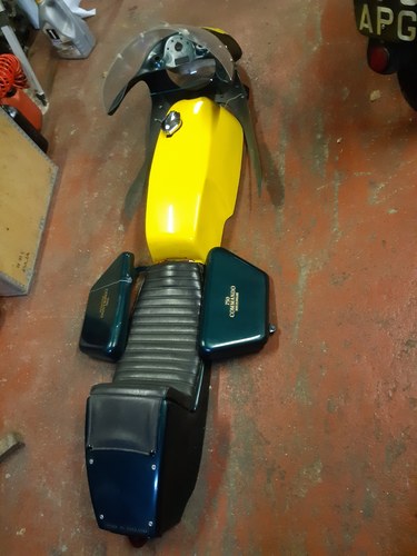 Norton Commando tank seat side panels and fairing À venda em leilão