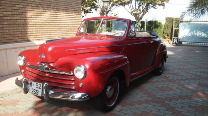 Ford V8 super deluxe convertible