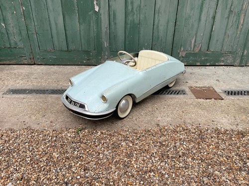 Lot 44 - A steel bodied Citroen DS 75 pedal car For Sale by Auction