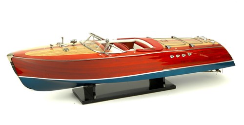 Lot 65 - A model of a Riva Aquarama speedboat In vendita all'asta