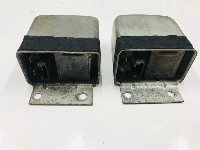 ALTERNATOR CURRENT VOLTAGE REGULATOR