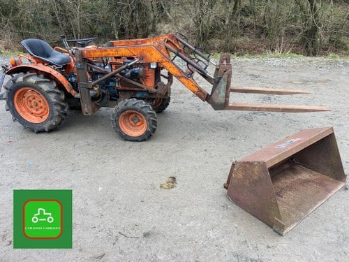 1985 KUBOTA B7100D 16hp 4x4 COMPACT LOADER TRACTOR PALLET FORKS VENDUTO