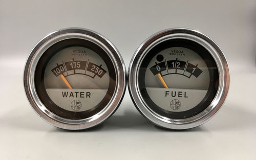 Fuel and water gauges (picture 1 of 11)
