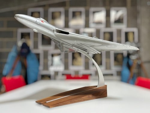 RAF AVRO VULCAN MODEL AIRPLANE, CIRCA 1950 For Sale