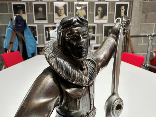 1930S WW2 ART DECO BRONZE RAF PILOT TABLE LIGHTER DESKPIECE VERKAUFT