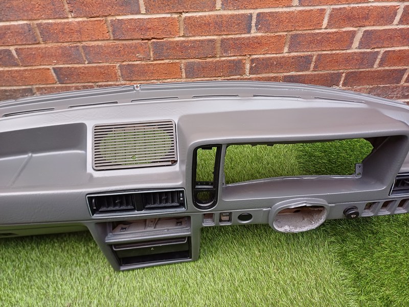 Ford escort mk3 dashboard s1