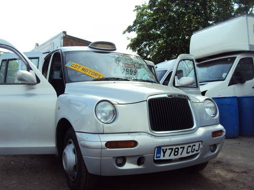 2001 London Taxi - TX1 Silver SE Auto Model – PRICE REDUCED En Venta