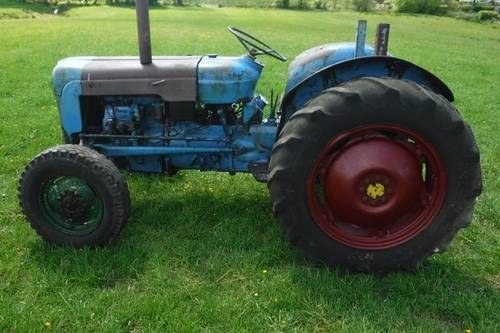 1961 FORDSON DEXTA WORKING WELL CHEAP VINTAGE TRACTOR CAN DELIVER VENDUTO