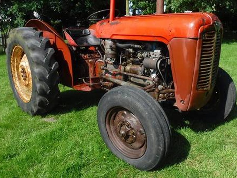 MASSEY FERGUSON 35X GENUINE RUNNING WELL VINTAGE TRACTOR