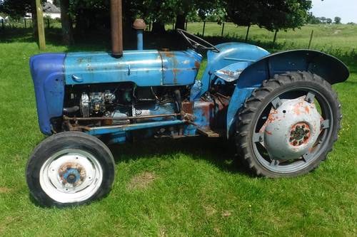 1960 DEXTA NARRWO RUNNING DRIVING CHEAP VINTAGE TRACTOR SEE VIDEO SOLD