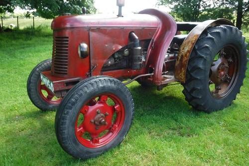 1952 VERY ORIGINAL VINATGE TRACTOR RUN DRIVES CAN DELIVER SEE VID SOLD