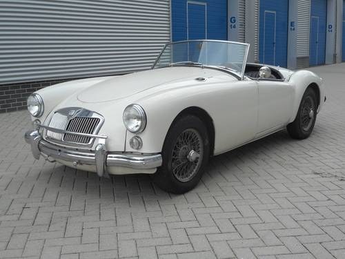 1959 MG A 1600 CABRIOLET with 5 speed gearbox  In vendita